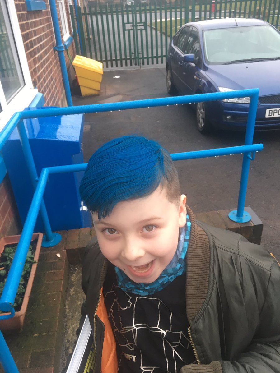 JacksontubeHd's tweet photo. Dressed as @dantdm for world book day 💎 https://t.co/7tevNojowW