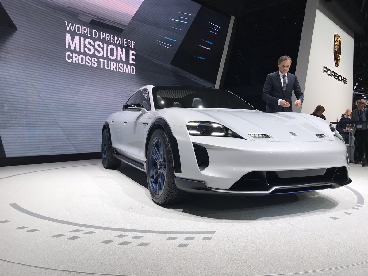 MarcOuayoun's tweet photo. Live on the Porsche Stand. #GIMSSwiss2018 
Unveiling the Production ready Mission e Cross Turismo ! 
#crossturismo #puristicsportscar #electricsportscar #porsche. @PorscheCanada https://t.co/kB5dsGn6BO