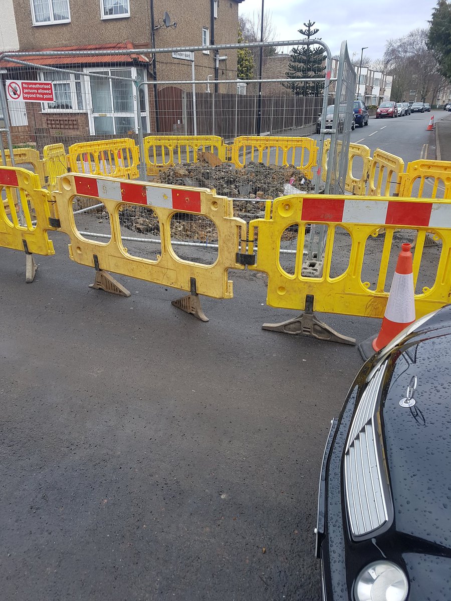 Paul55140272's tweet photo. The bedfont hole. Day 4 and no engineer's on site https://t.co/e7ClmTbZDe