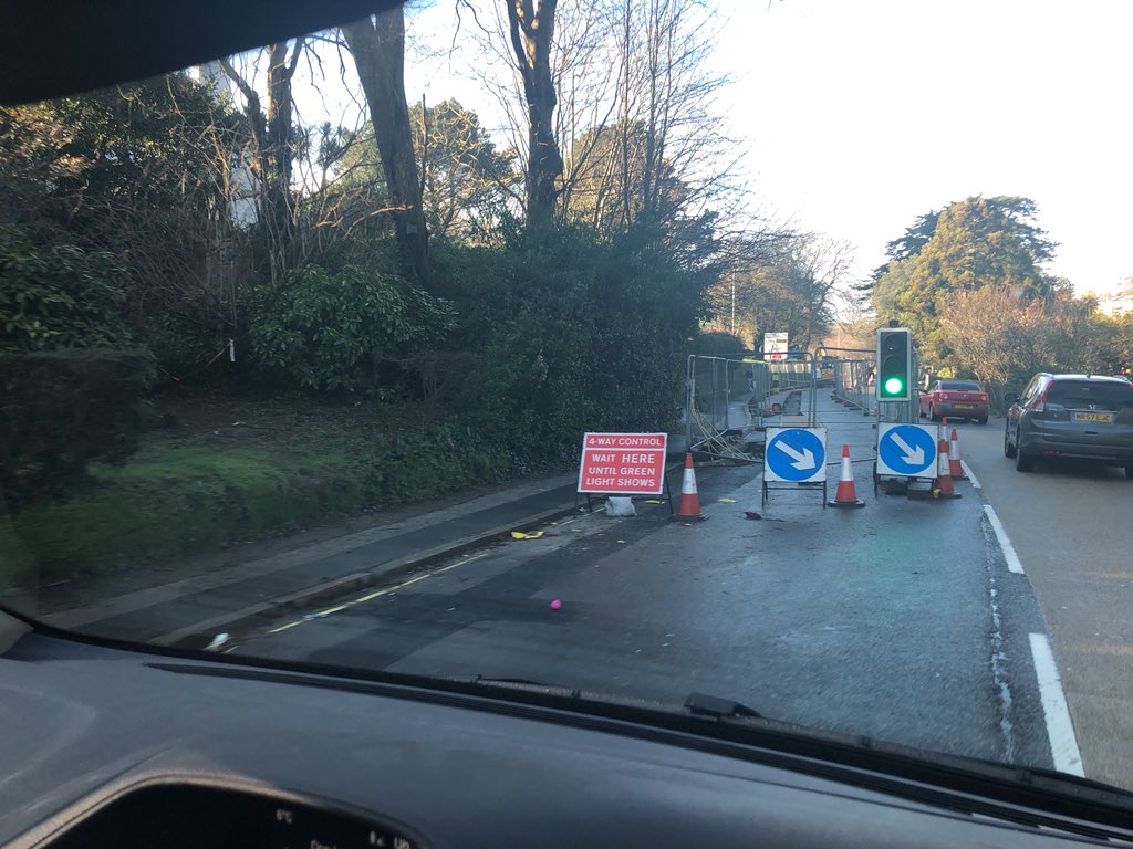 Newquay zoo / viaduct roadworks <a href="/CornwallCouncil/">@cornwallcouncil</a> ? I have been stuck every day in these for 3 mths now - there is hardly ever any work being done ? Why ?  Pic at 8.45 am today