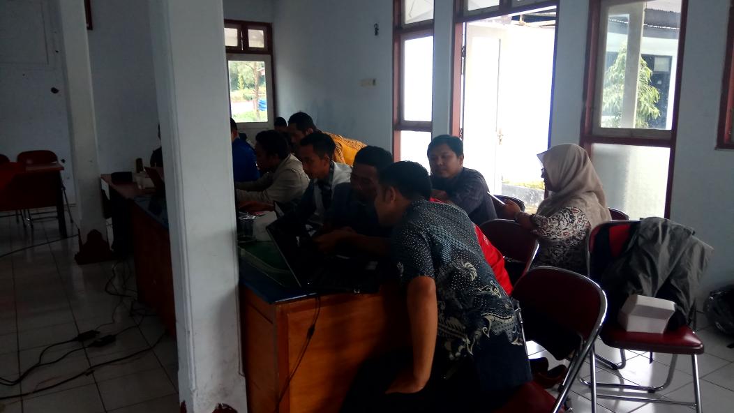 desa_karangsari's tweet photo. Pelatihannn web desa se kec pulosari oleh puspindes
@puspindes @ganjarpranowo @kecpulosaripml https://t.co/cpI6XYXGVP
