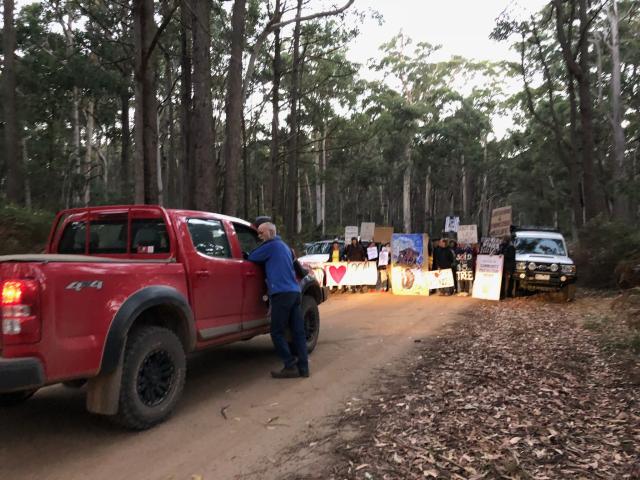 NotLaoTzu's tweet photo. Community Protection Order served to loggers at #BarjargFlat today

Threatened species habitat in #StrathbogieForests being turned into firewood, pulp and sawdust

Thanks to Labor and @LilyDAmbrosioMP 

Locals have had enough!!!

#BatmanVotes #Batman #springst https://t.co/VJqKceXgCf