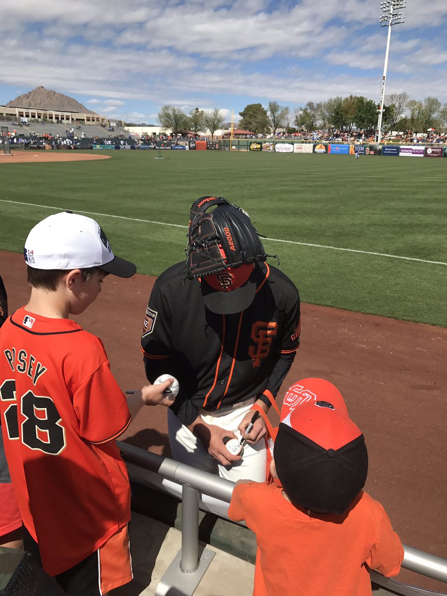 carriekib's tweet photo. @SFGiantsFans Thanks to the Giants for making this BEST family baseball trip ever! URtheBestoftheBest! https://t.co/Q778nNFY3G