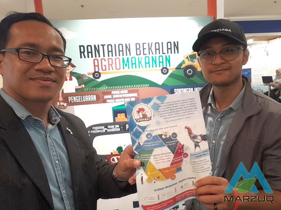 marzuqbayu's tweet photo. Throwback Perhimpunan Umno #PAU2017 di booth @moaMalaysia PWTC. Marzuq mempromosikan #dedakwarisan formulasi #ayamkampung. Siap dapat berjumpa dengan @shaberyc. https://t.co/wRVmSiUcOa

#makananayam #dedakayam #pembekaldedak #OurFoodOurFuture https://t.co/b4cRha1FMy