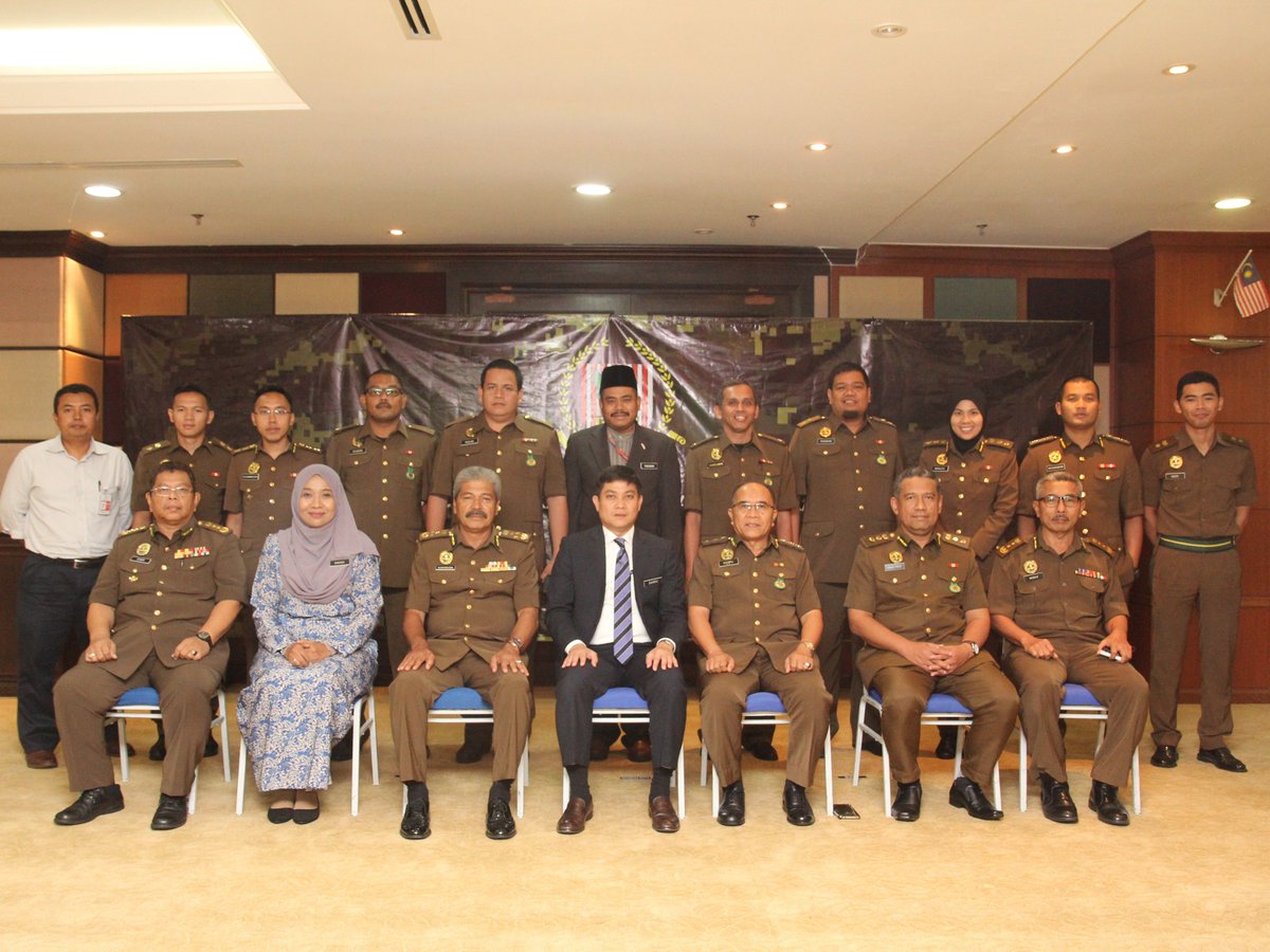 relamalaysia's tweet photo. Kunjungan Hormat Jabatan Pendidikan Politeknik &amp; Politeknik Tuanku Syed Sirajuddin (Delegasi RELASIS) ke IPRM. 
@relamalaysia 
@zulkifliabidin 
@kamarudin_rapig 
#RelaSetia4Negaraku 
#SetiaBerbakti https://t.co/1oFWzM7V5x