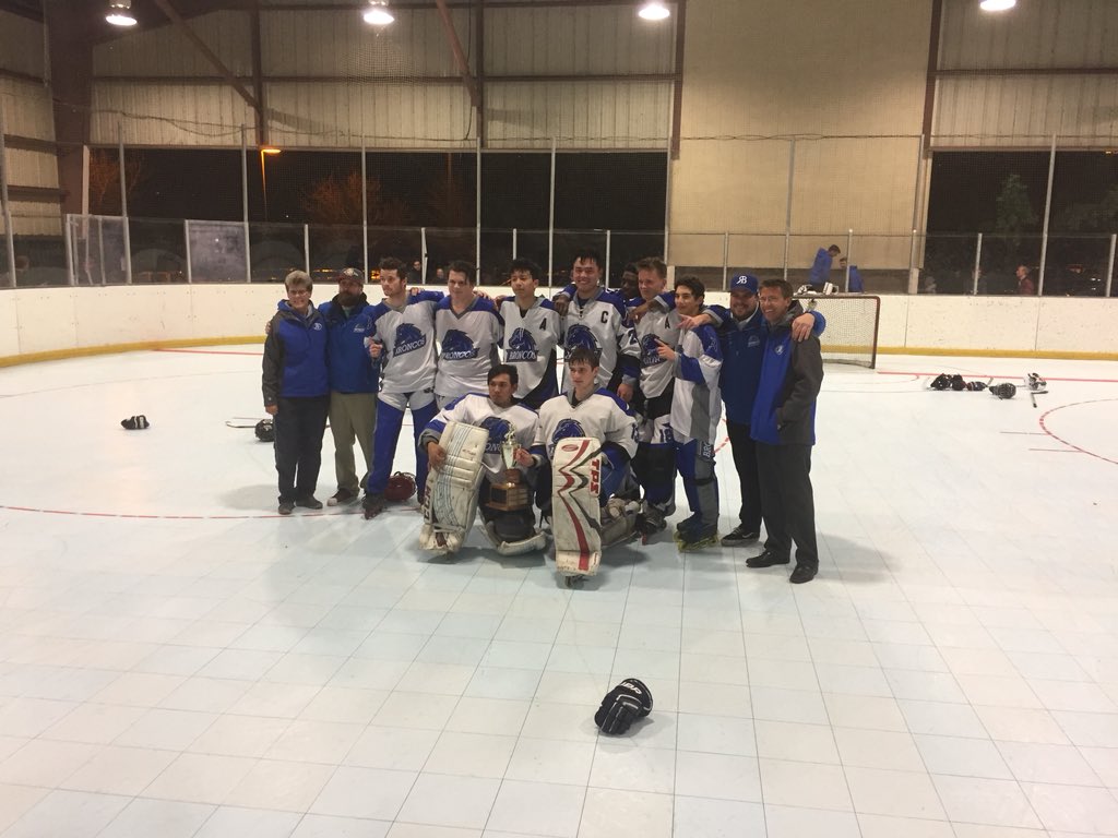 RBRollerHky's tweet photo. #CIFChampions! #RBHSBroncos defeat a tough #Westview team 6-0 to win the Kiwanis Cup at @EscSportsCenter. Great job #Broncos!! @DavidLLeMaster @rbstudentsec #rollerhockey #CIFSDS https://t.co/3T0bcFtWX3