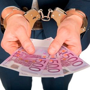 first4menSA's tweet image. Reckless lending: control the 'dealer', not the 'addict' - expert buff.ly/2CRh1nq

#debt #money #moneymatters