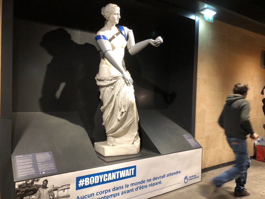 HI_france's tweet photo. Aujourd’hui pour la Vénus de Milo l’attente est finie. Elle a enfin reçu ses prothèses.

Dans le monde 100 millions de personnes attendent encore des prothèses ! #bodycantwait https://t.co/ikVLRP5hrY