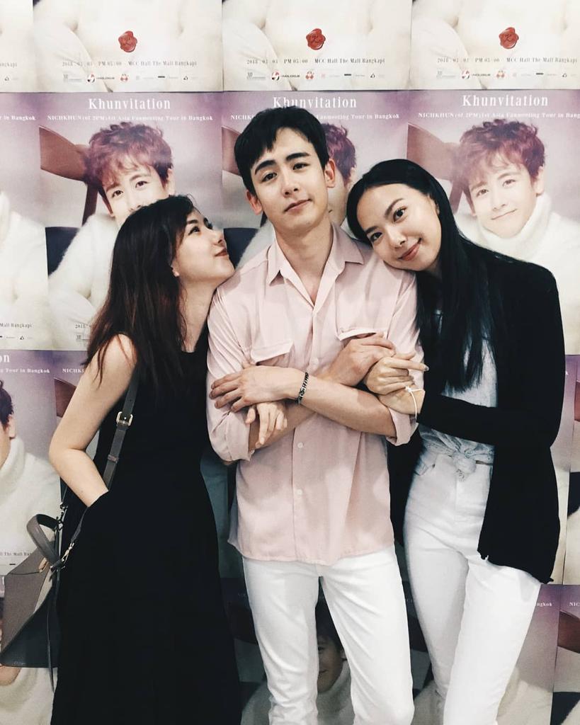trinhkhunnie's tweet photo. ㅋㅋㅋㅋㅋㅋ
 쿠니의 허가 받아야됗ㅎㅎㅎㅎㅎ
#2PM #Nichkhun #Horvejkulfamily #yanin #cherreen https://t.co/eidlSvXrPu