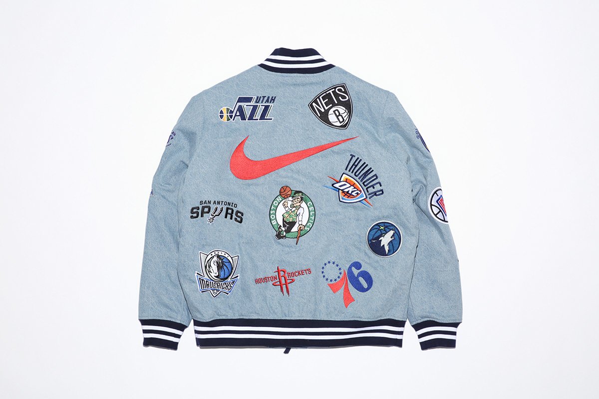 crisp_culture's tweet photo. Supreme x Nike x NBA
Dropping soon at @stadiumgoods
LINK --> https://t.co/c9M0BKqu2A
#supreme #nba #nike https://t.co/07PndzX8OG