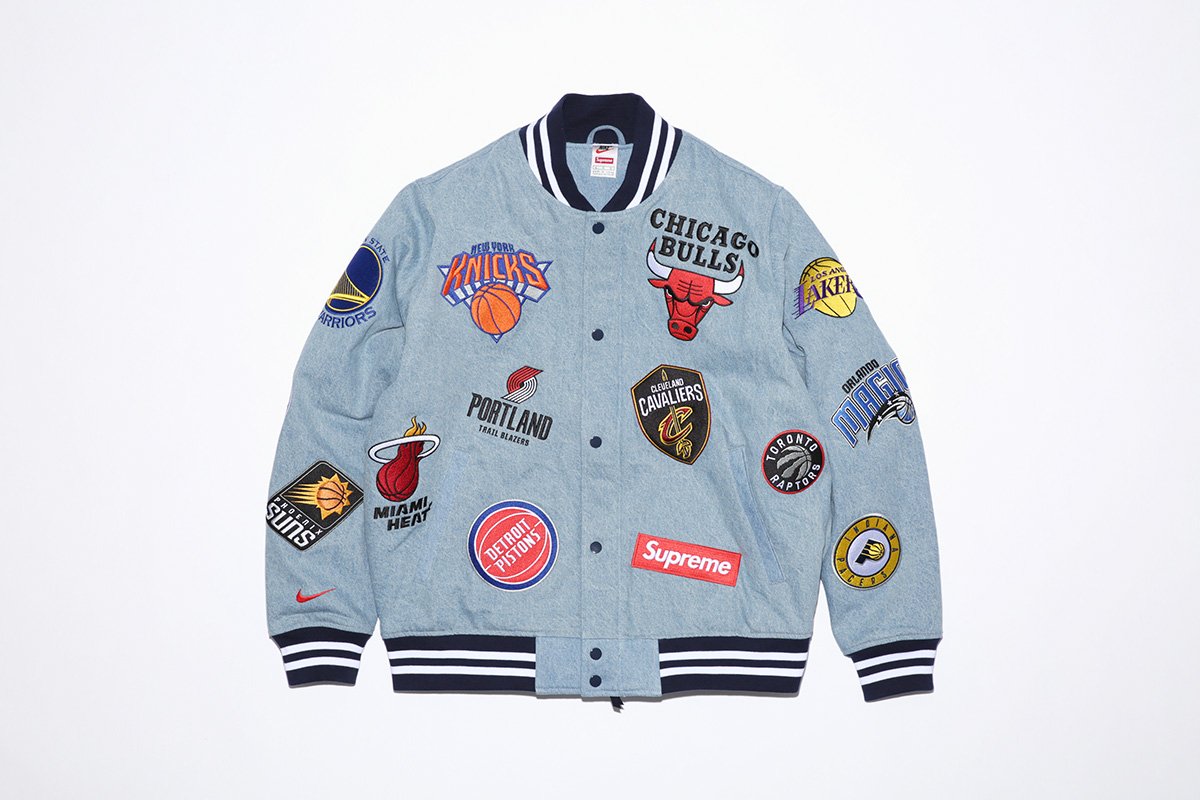 crisp_culture's tweet photo. Supreme x Nike x NBA
Dropping soon at @stadiumgoods
LINK --> https://t.co/c9M0BKqu2A
#supreme #nba #nike https://t.co/07PndzX8OG