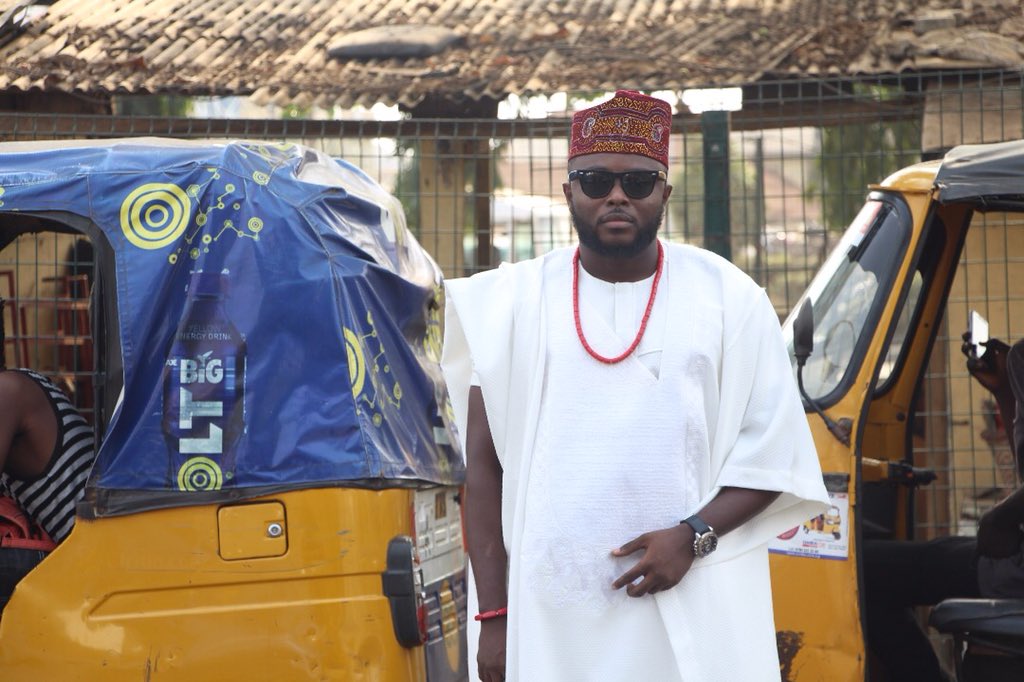 realdanielemeka's tweet photo. #WeAreNigerianCreatives

My name is Daniel Emeka 

I know I’m late, but here goes nothing ... 

Fashion Entrepreneur 
Graphic Designer 
Innovator | Strategist in marketing and Polity https://t.co/fm6FXeZIpA