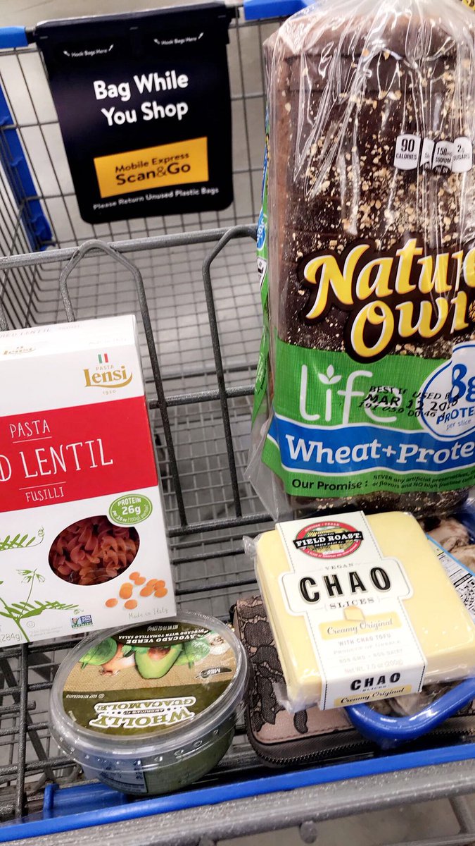 CuffmanNicole's tweet photo. Just some essentials ❤️❤️ https://t.co/4Yzxjjh9Ua