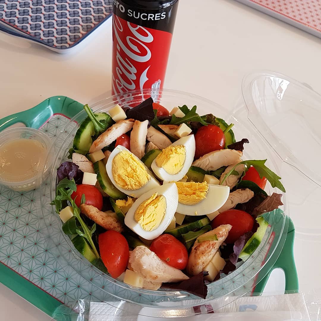 CTrotteurs's tweet photo. Les salades sont arrivées....@CTrotteurs #café #coffeeshop #coffeetime #salade #healthyfood #cuisine #dejeuner #famille #famillenombreuse #maman #diet #cooking #cook #mandelieulanapoule #mandelieuenfamille #mandelieu @MandelieuVille @MandelieuOTC https://t.co/2vtt8VGzer