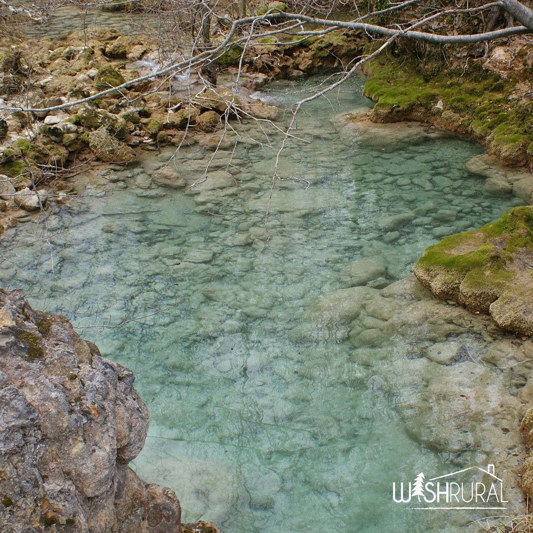 wishrural's tweet photo. Nacedero Urederra en Baquedano, aguas cristalinas y aroma a naturaleza. Cascadas de agua de color azul turquesa. #wishrural #casasrurales #casarural #baquedano #aguascristalinas #cascadas #naturaleza #senderismo #findesemana #turismorural #rios https://t.co/lTxrkU9SNk