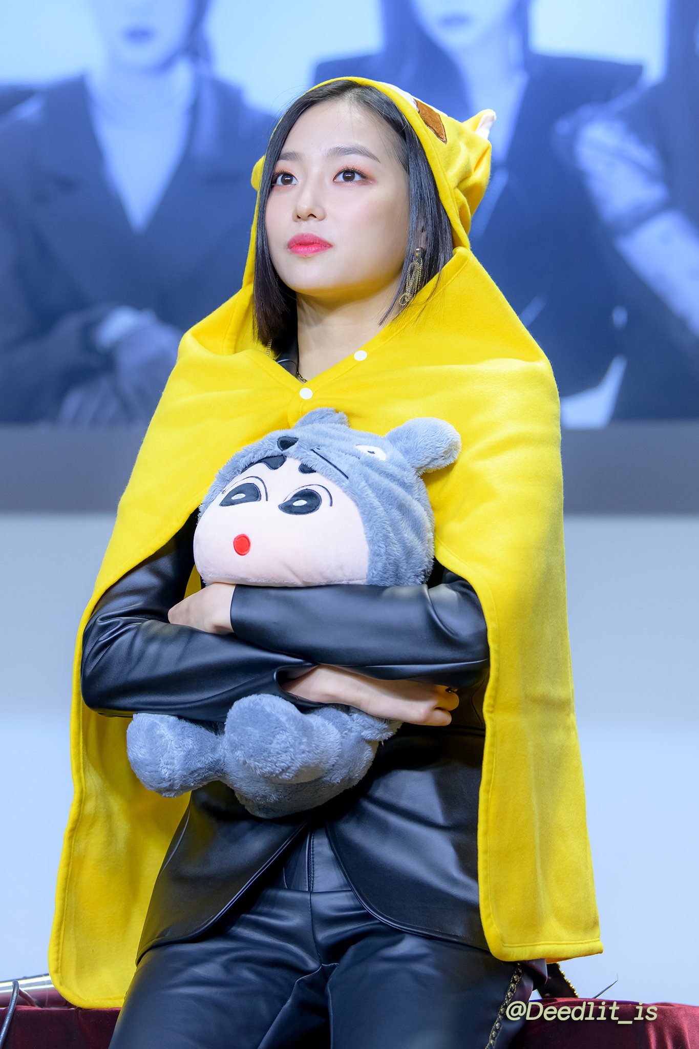 DXln0jiU8AAmGPV.jpg:large