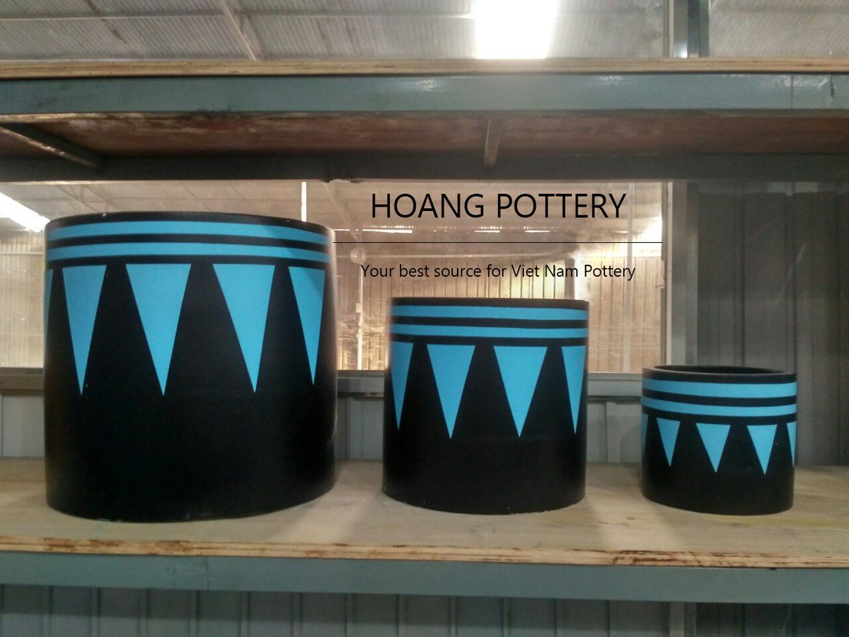 HoangPottery's tweet photo. The #blue #handpainted #cement set with #impressive #cute #patterns.🌱✨💙❄️
#vietnam #pottery #pot #planter #flowerpot #bluepattern #bluedesign #specialpattern #specialdesign #moderndesign #concrete #painting #painted #delicate #modern #garden #handmade #decor #decoration https://t.co/xfYNY8CUTH