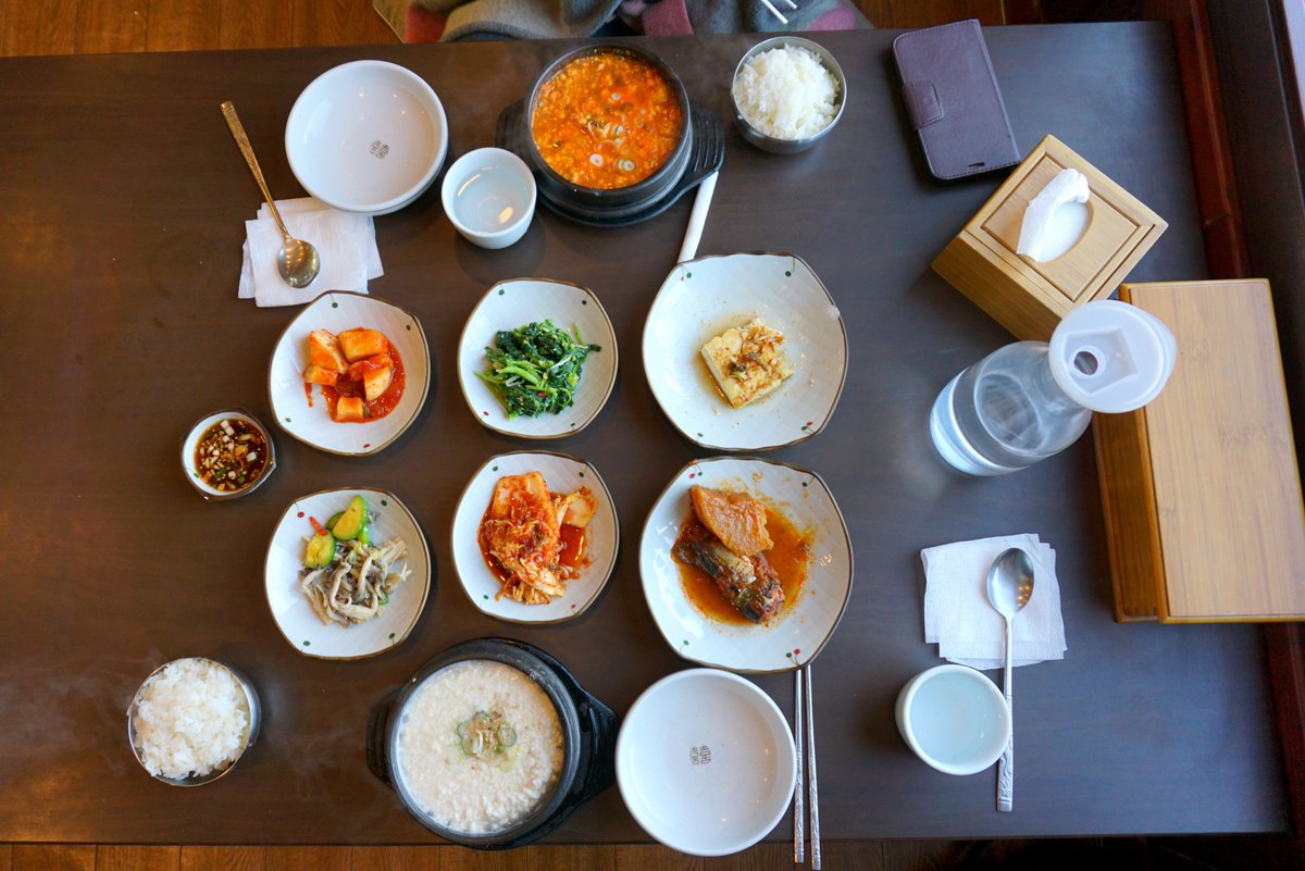 nnadtech's tweet image. 이천 순두부 맛집, 직접 만드는 순두부만 일품 - 관촌순두부
경기도 이천시 경충대로 2934(사음동 192-1)
전화: 031)635-6561
3번국도 대로변
순두부정식 8,000원
굴순두부정식 9,000원 
(더보기)
cafe.daum.net/nadtech2/gOzf/…