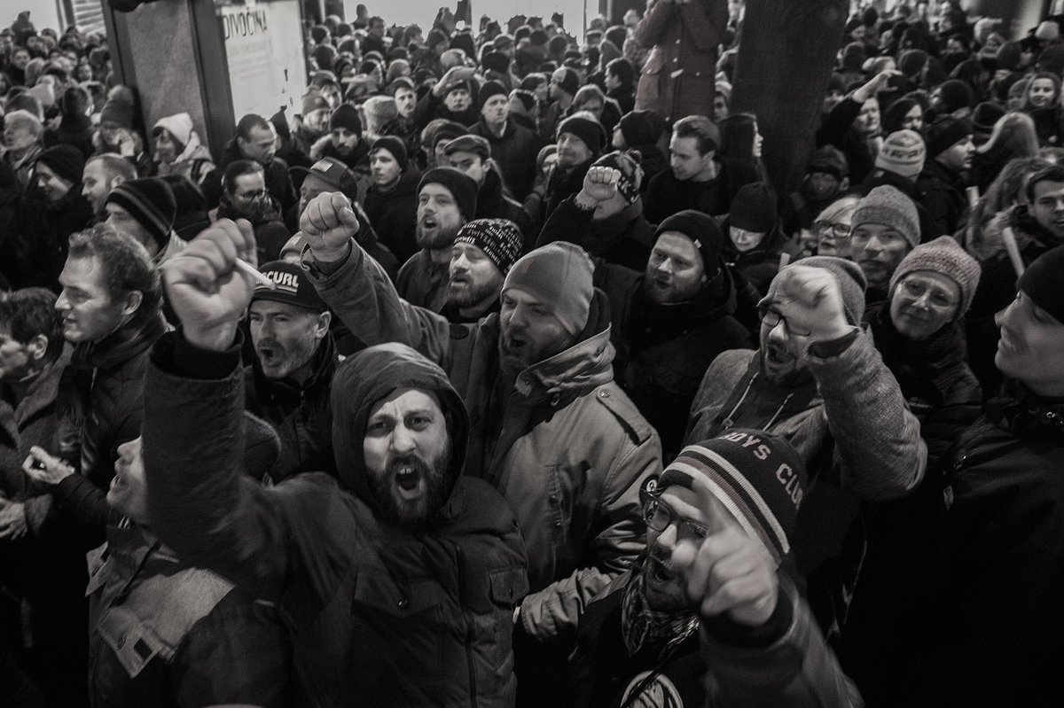 PavelStarka's tweet photo. Ondráček, @AndrejBabis & @komuniste. Fuck off vy zrůdy. #stbpremier #mlaticka #vaclavak #neano #stopkomunismu 📸 @jiri5 https://t.co/rHHXqnEf5F