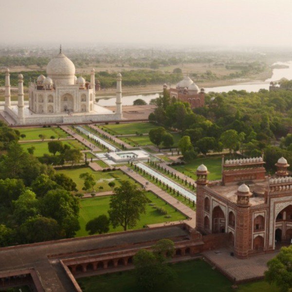 etajmahaltour's tweet photo. #TajMahal Garden
A wide garden designed in Persian pattern; four subparts by two crossing in the centre. The garden is decorated with Cyprus &amp; fruit bearing trees
#tajgarden #whitemarbles #whitebeauty #persianpattern #agra #agratourism #indiatour #incredibleindia #etajmahaltour https://t.co/IvYUup00T9