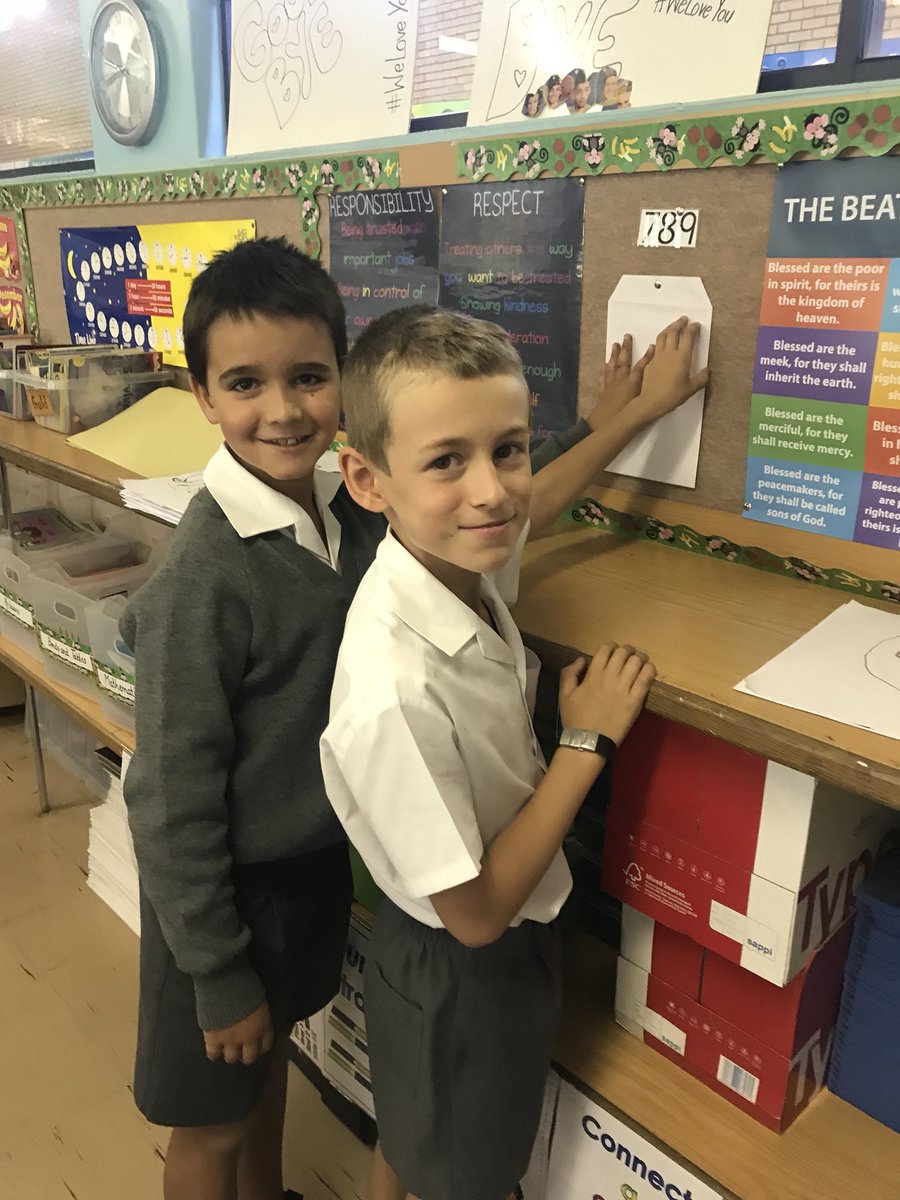 sam_barnett02's tweet photo. Saving The Whoβs by solving Maths clues. #activelearning #maths #boyfriendly #problemsolving @BenniesJP @BenniesSA https://t.co/uNT02TBIvV