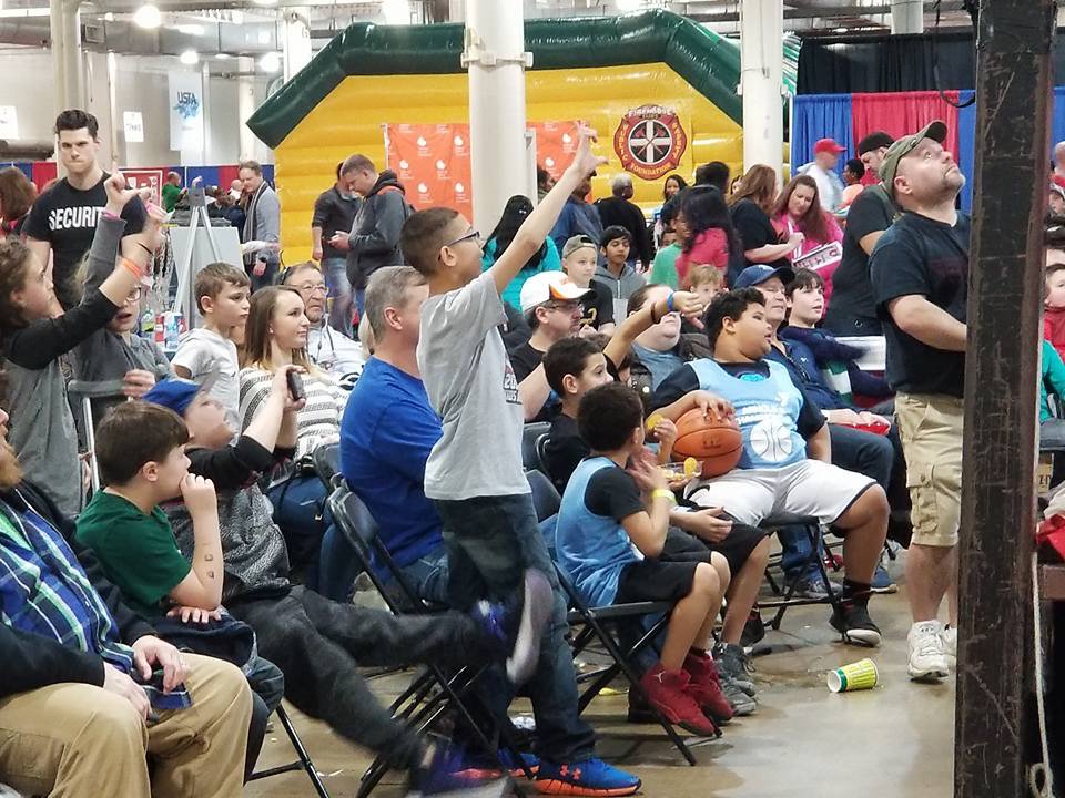 The crowd getting into the action at the Arnold SportsWorld Kids &amp; Teens Expo <a href="/ArnoldSports/">Arnold</a> this past weekend...

#NewOhioWrestling #NOWWrestling #NOW #ProWrestling #ProfessionalWrestling #KickmasterFootgolf
#2018ArnoldSportsFestival #ArnoldSportsFestival #ArnoldSportsWorld