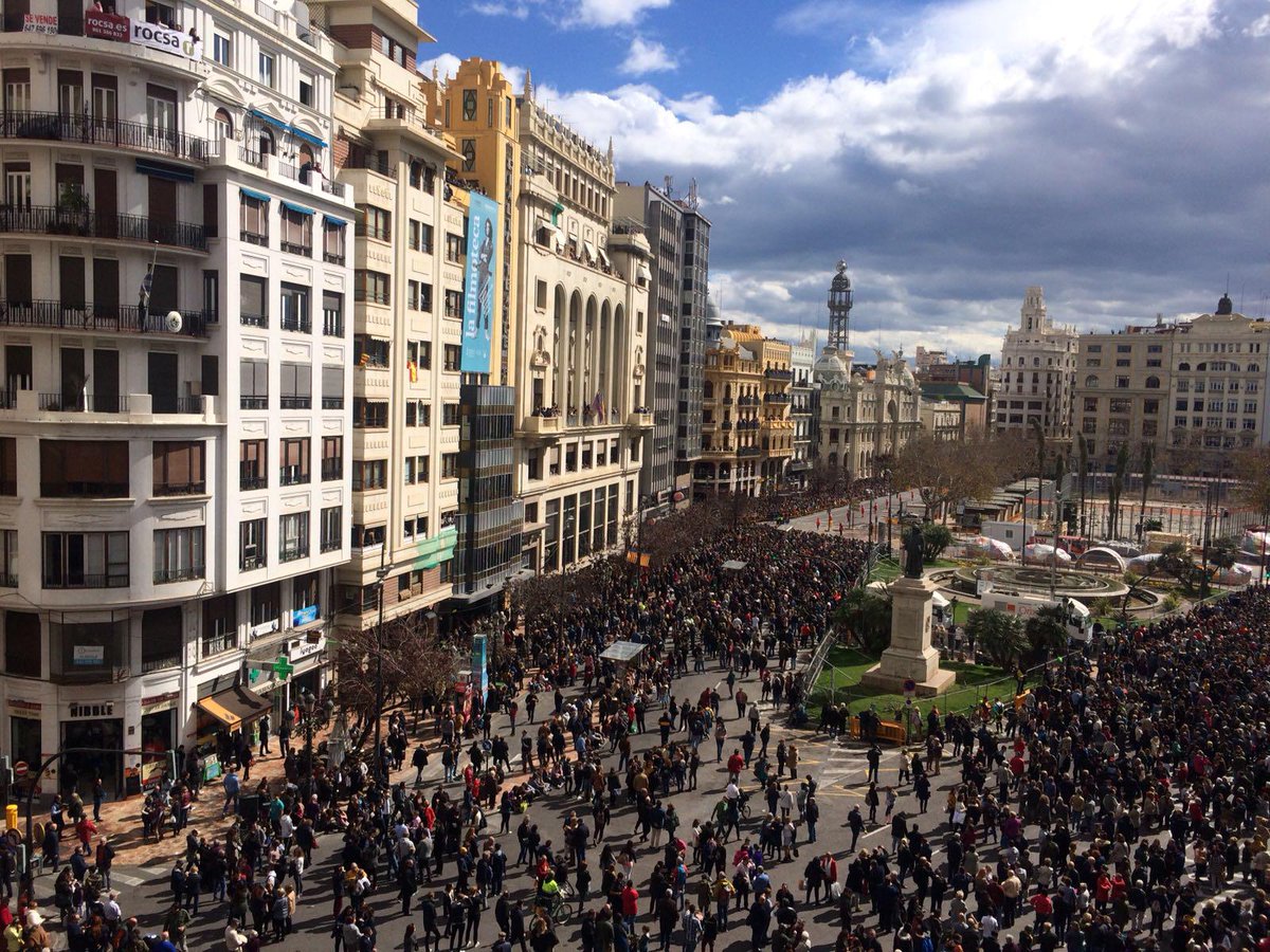 Despliegue en #KliperDvila para ir a ver #LaMascletà (algunos más VIP que otros) 😂😂