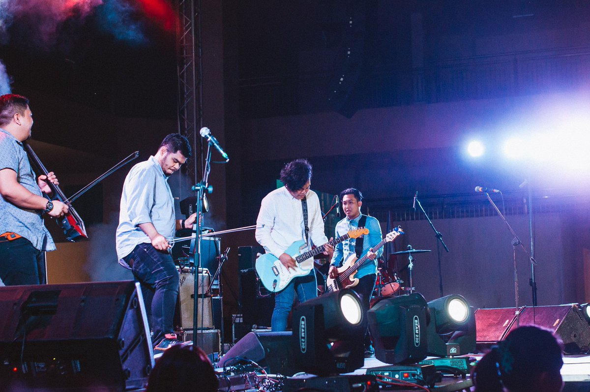 jasonbarlis's tweet photo. @silentsanctuary performs at the Awitenista 31 event at the Ateneo de Davao University πππ #Awit31 https://t.co/QSE9Ffioss