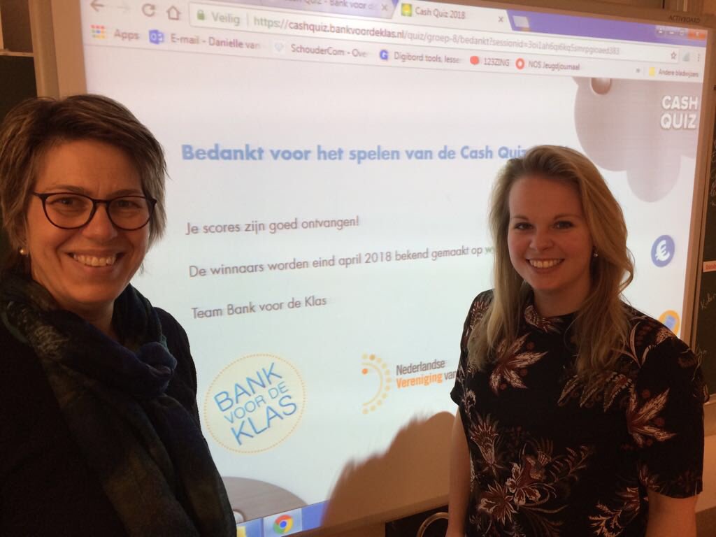 Vandaag samen met <a href="/CoradeJong/">Cora de Jong</a> namens @RaboOssBernheze een gastles gegeven aan de kinderen van groep 8a van <a href="/BSDeFonkeling/">BS De Fonkeling</a>!