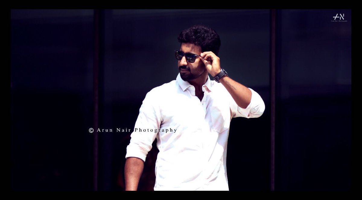 FullOnCinema's tweet photo. Actor #Mahendran 's latest super stylish photoshoot images
#MahendranNewLook #RangaRaatinam #NammaOorukuEnnaDhanAachu #NOEDA @Actor_Mahendran @urkumaresanpro @cinemaparvaicom https://t.co/9OKR9quB4a