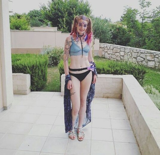 bambisden's tweet photo. Thinking about summer! Throwing it back to @hideoutfestival summer vibes and all the glitter @leren_connor #thecreater #summer #SunshineDay #festival #takemeback https://t.co/1lO9jOm2tp