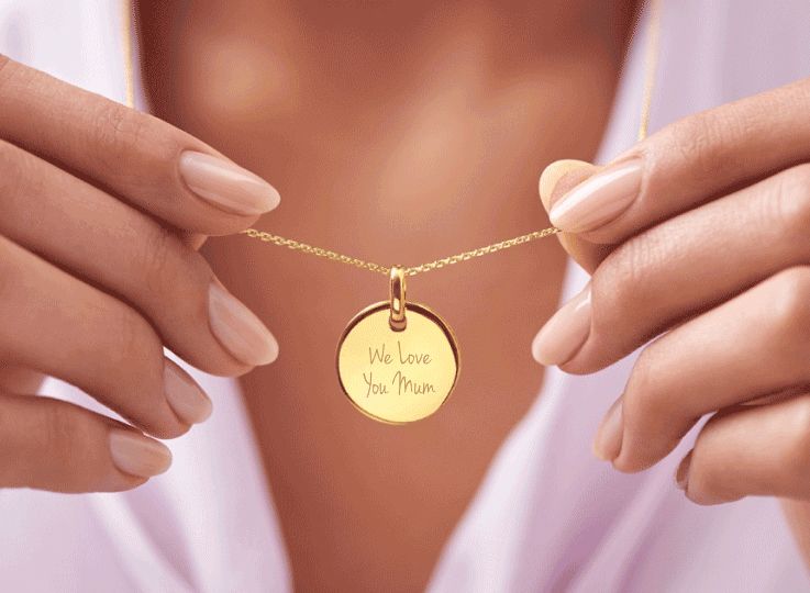 Mother's Day is this Sunday. Are you ready? <a href="/linksoflondon/">Tracy Noble</a> 
<a href="/emsonhaig/">Emson Haig</a> 
#mothersday #mother #mum #linksoflondon #emsonhaig #weloveyoumum #engraving #pendant #necklace