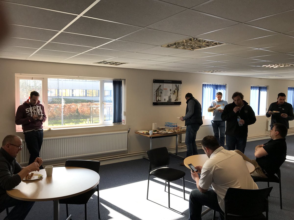 uk_robinsons's tweet image. Our @hetas_uk H003R trainees enjoying their lunch supplied by @freshaexeter #freshfood #doingitbetter