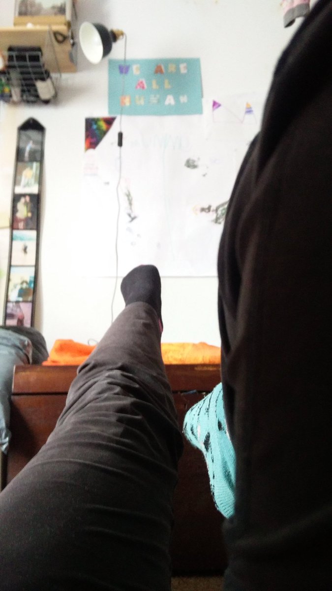 gemmabelly's tweet photo. #marchmatness @ThePilatesPod #onelegstretch #progressnotperfection Not feeling today, but uplifted by my push to keep following the 'matness'! XXxx https://t.co/Hvb8RCyY0G