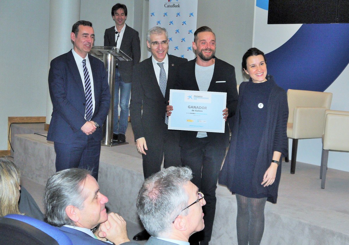 circulogalicia's tweet photo. Ganador XI Premio @Emprendedor_XXI Galicia: Qubiotech Health Intelligence acaba de recibirlo del conselleiro Economía y responsables @caixabank y @enisa.
H2 Hidroponics, 1º finalista, y Netun Solutions @help_flash 2º.
Enhorabuena  también a @Imagames_y @LabTaste por llegar final! https://t.co/XI7Butn6OG