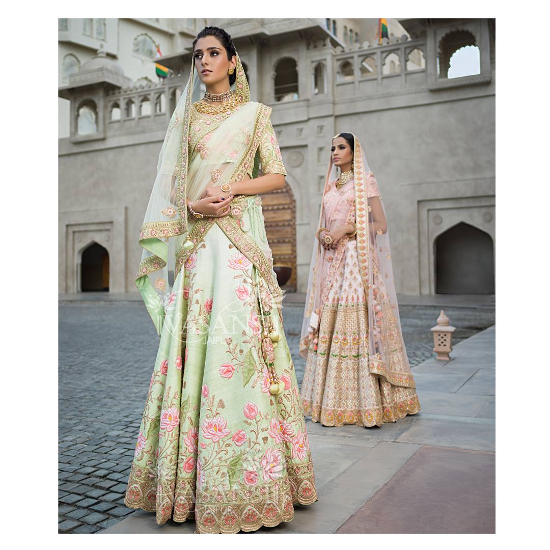VASANSI's tweet photo. Fresh blossoms picked from the garden of summer coupled with lotuses, to assembling a contemporary affair!
Flora inspired creation in Green, Hand embroidered by pink silk threads, zari and dabka. 
#PreservingHeritage #PushkarCollection #Handcrafted #Summerbride #BridalLuxury https://t.co/NRp9qUmGJC