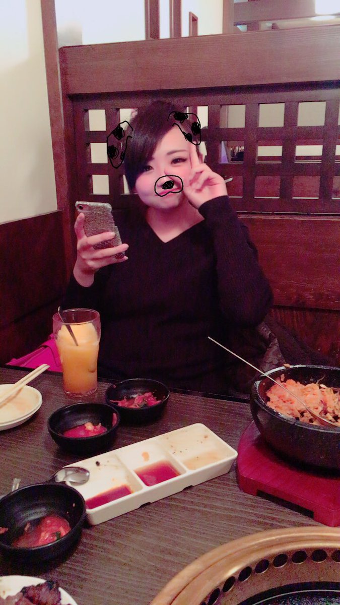 k__2002__'s tweet photo. 可愛い子に囲まれて幸せちぇでした
ふくみの お肉行っきまーす⤴︎⤴︎ は本当にすこちゅっちゅっ💋
また行こねだいすぴな２人 https://t.co/p1imlDMWW7