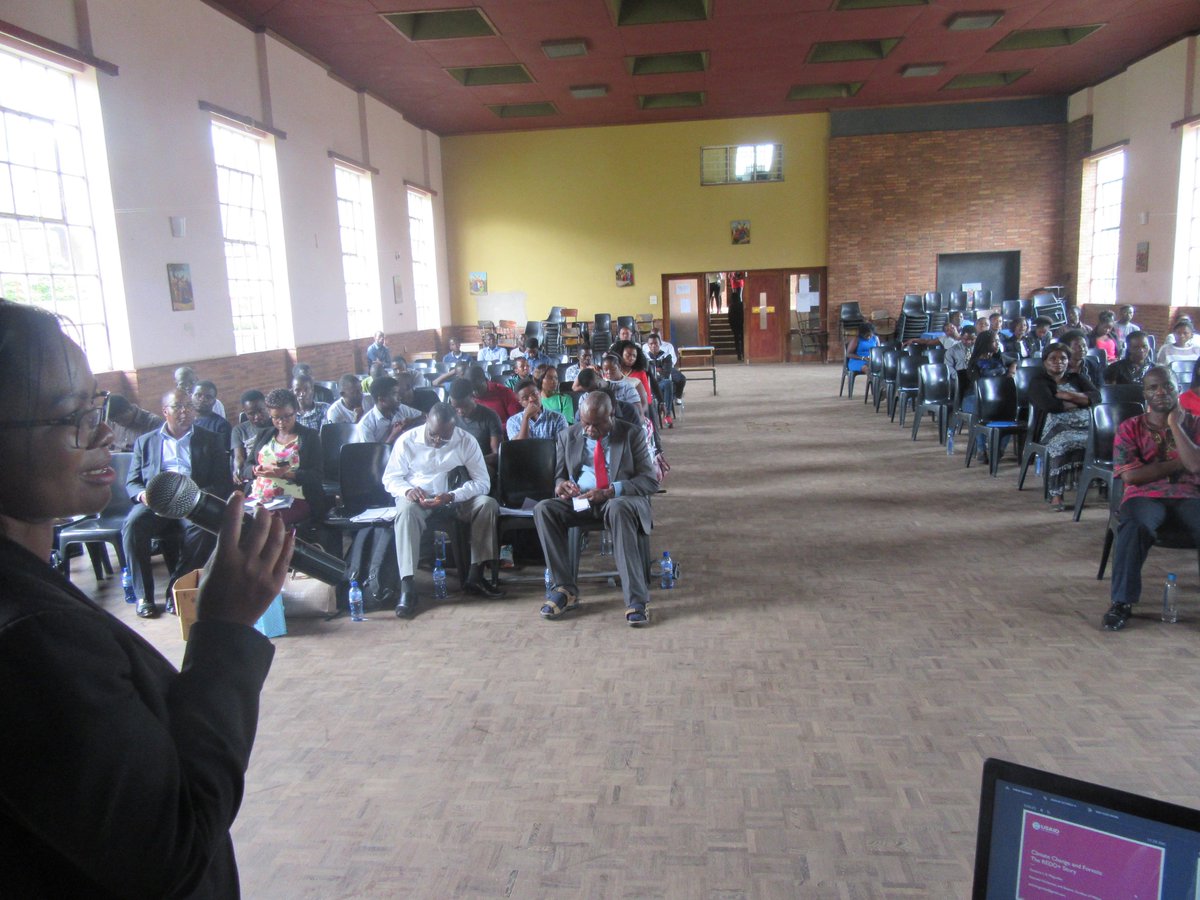 MalawiREDD's tweet photo. Members of the PERFORM Project and the Centre for Environmental Policy and Advocacy journeyed to the beautiful campus of Catholic University near Blantyre last week to lecture about climate change and greenhouse gases for a daylong seminar. Check out the pics! Join us next time! https://t.co/mFnBTMo7JK