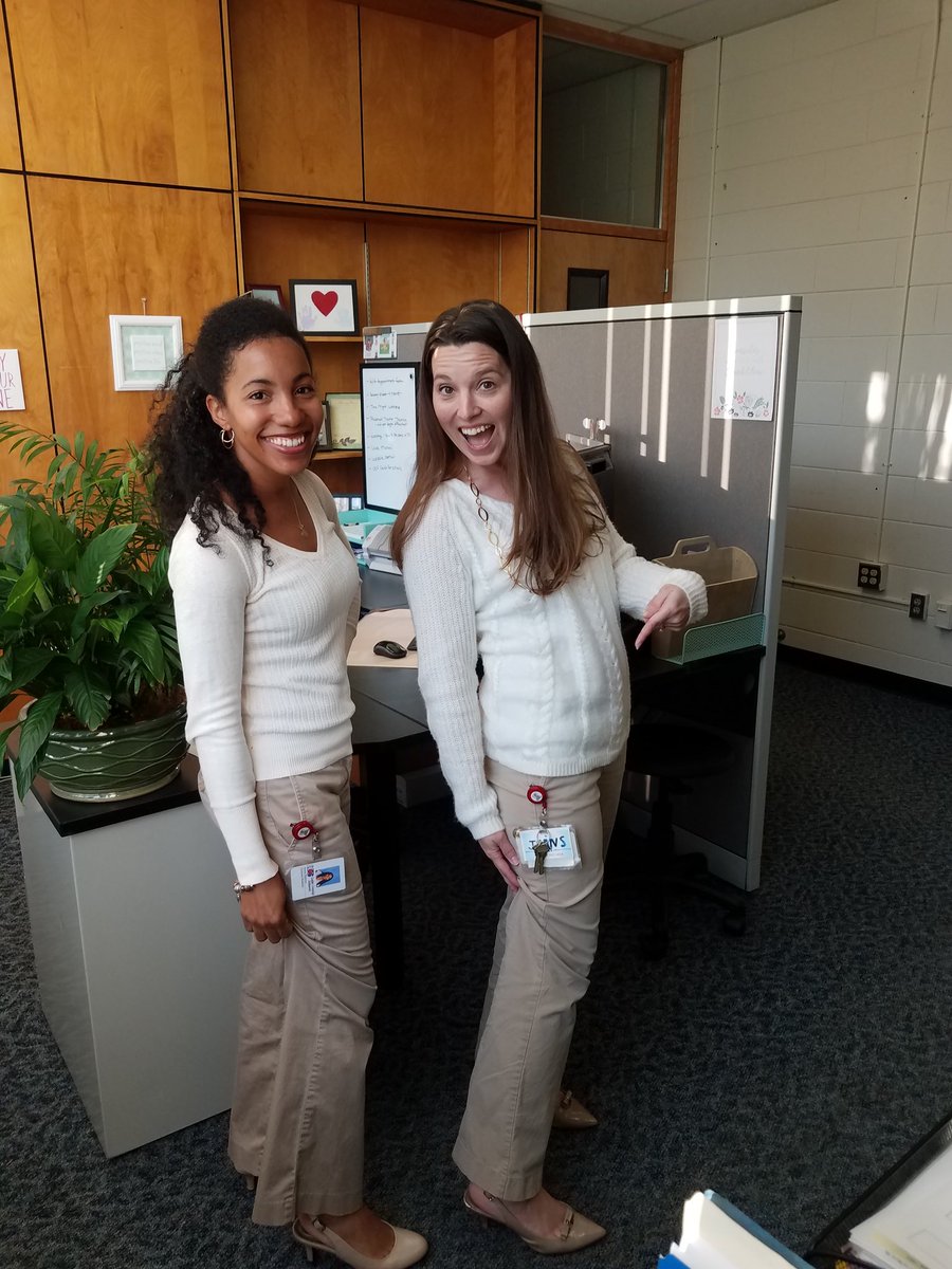 Twinning today... even have matching shoes and badge!!! <a href="/quiana_peterson/">Quiana Peterson</a> <a href="/lakeschools/">Lake County Schools</a> #HRTeamLCS