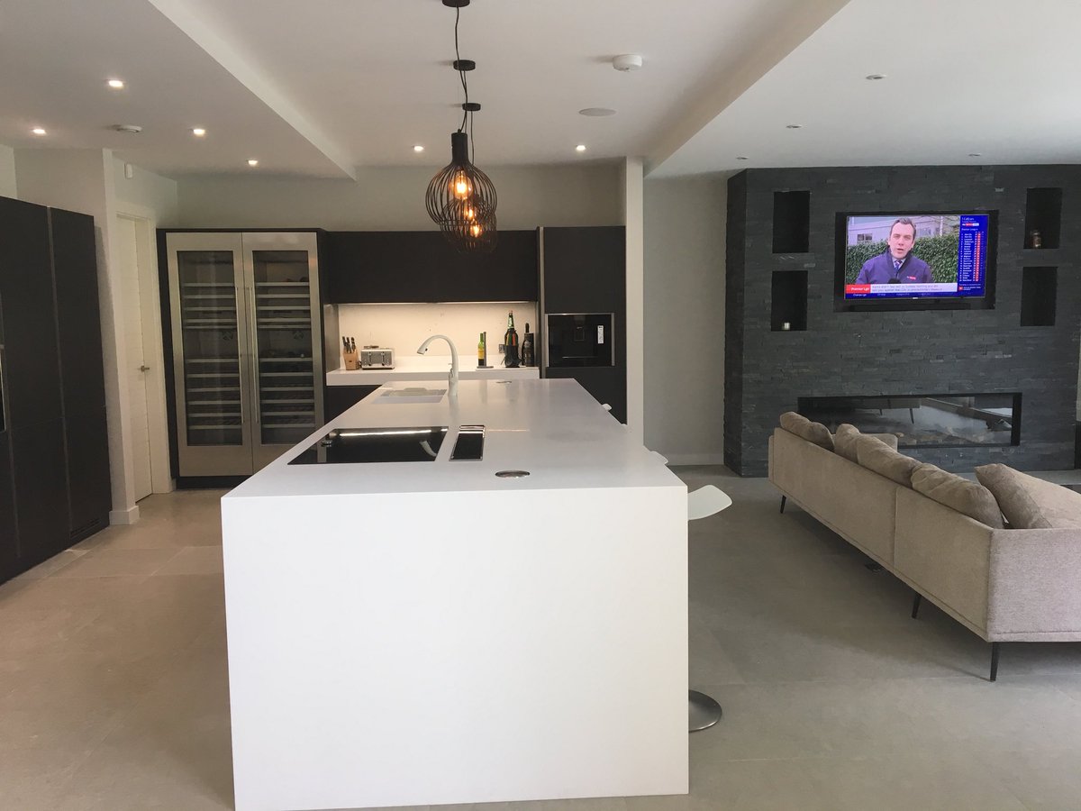 InstallationsDC's tweet photo. Recent work!  #kitchenfitter #fittingproject #kitchen #fittedkitchen #interiors #property #architecture #interiordesign #homedecor #homerenovation #renovation #manchester #cheshire #mansion https://t.co/0cFPEZtOj9