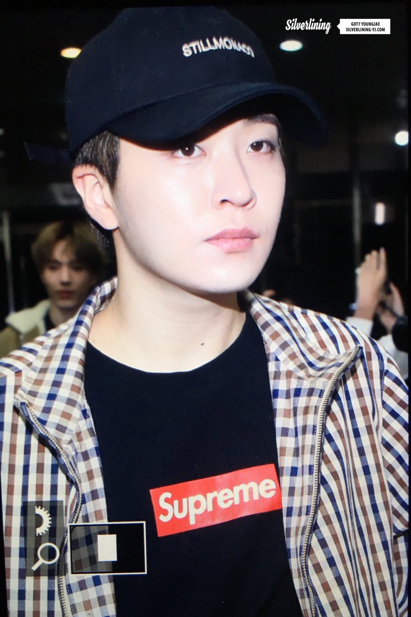 Silverlining_YJ's tweet photo. 180306 모찌모찌해💛😆💛
#영재 #YOUNGJAE #GOT7 #갓세븐 @GOTYJ_Ars_Vita https://t.co/horkq9iu3U