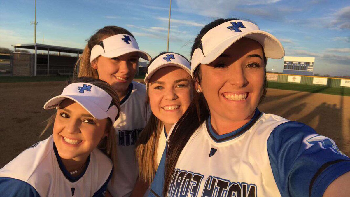 riley_borton's tweet photo. District starts today !!!Come support your lady falcons @home @7💙⚾️ https://t.co/akyWL0Meab