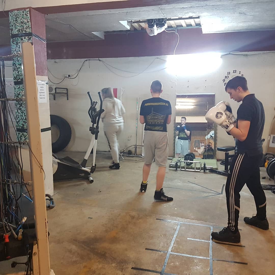 BoxingFour's tweet image. 