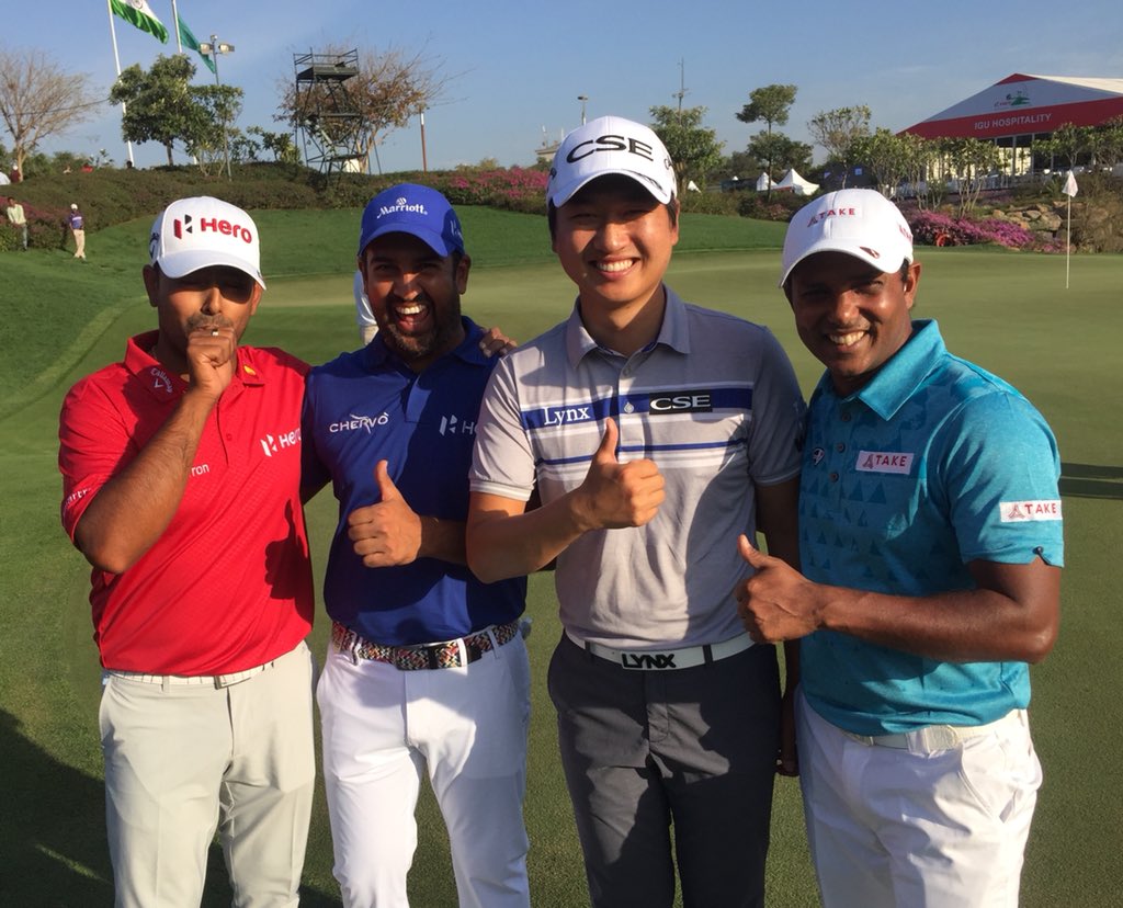 Smiles of champions! Led by captain <a href="/ShivKapur62/">Shiv Kapur</a>, the Asian team of <a href="/anirbangolf/">Anirban Lahiri</a>, @WangJeunghun and <a href="/SSP_Golf/">SSP Chawrasia</a> were runaway winners over Rest of the World in the Hero Skills Challenge today. <a href="/asiantourgolf/">Asian Tour</a> @PGTITOUR @HIO_2018