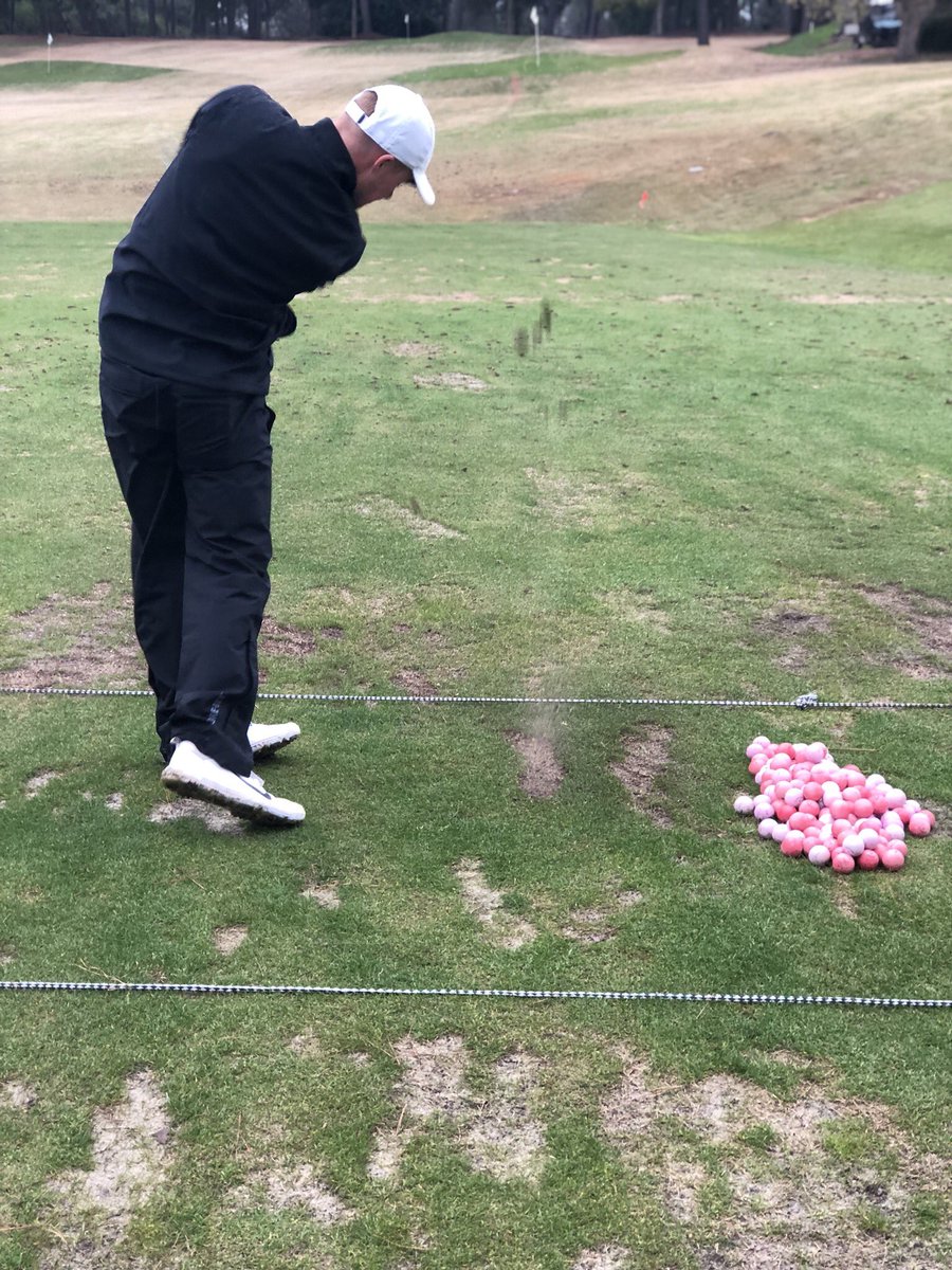 VCU_Golf's tweet photo. Warming up for the final round at The Palmetto Inv. #rainisfun #vcugolfiswhatsup https://t.co/LfEHRK7ROq