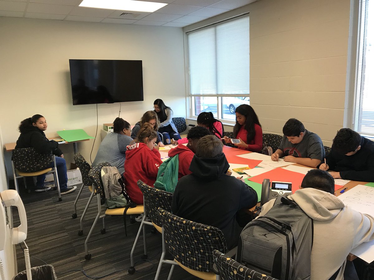 StaceyFWeddle's tweet photo. Student leaders are organizing our #RBMS17 movement against school violence. Stay tuned for March 14th happenings at The Bend! https://t.co/3sx9Z6Ev8h