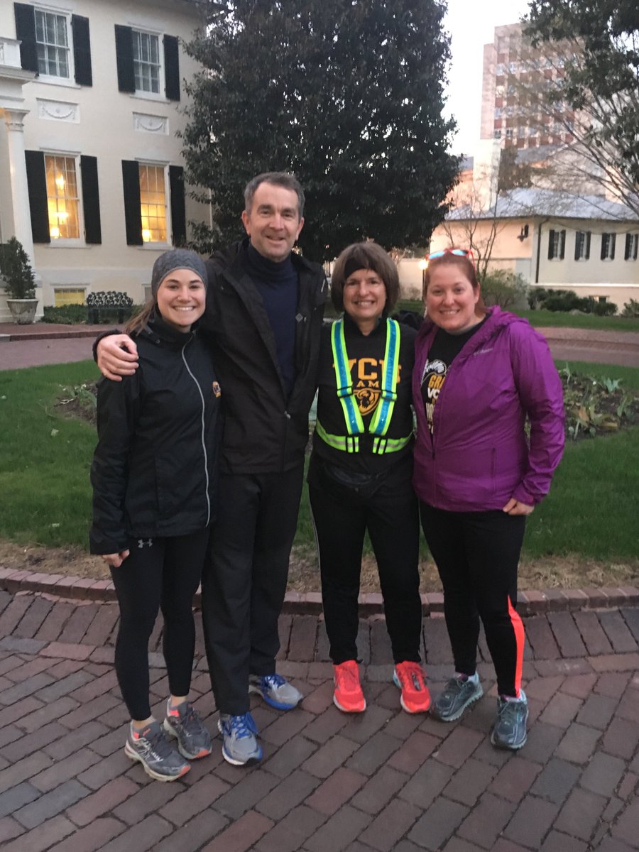 VCU_CTI's tweet photo. Representing @VCU &amp; #VCUCTI today at the run with the @GovernorVA event. Made new friends and saw some familiar faces @LevarStoney! What a beautiful way to greet the day and get pumped for the work ahead. #TuesdaysThoughts #Run #Outdoors #RVA https://t.co/Cw92U3EsGJ