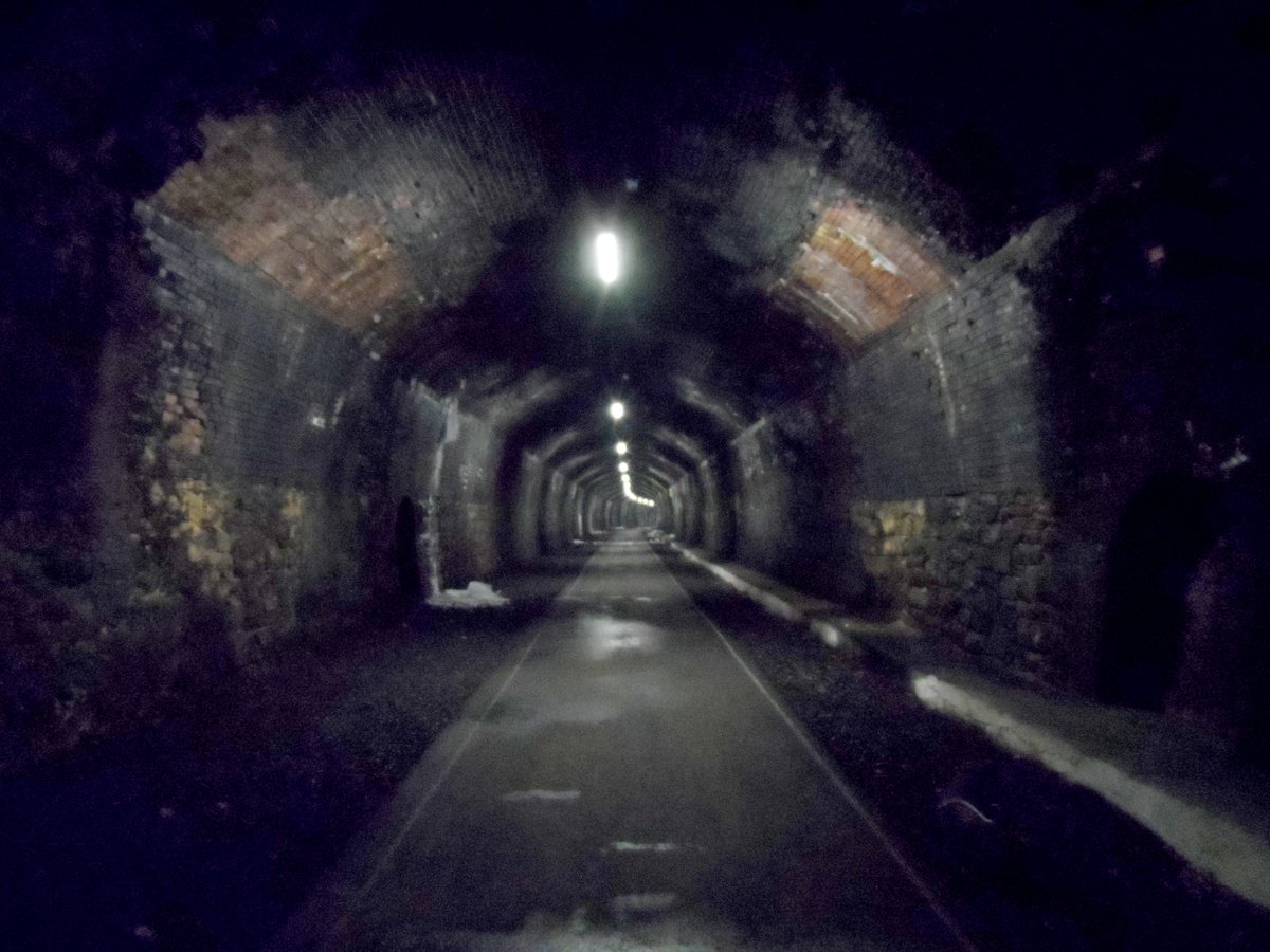 CrossDotMedia's tweet photo. I promise this is the last of the snowy shots between #Litton &amp; #Cressbrook tunnels (mainly because it's melted!) 😬

#monsaltrail #ICE #cressbrooktunnel #littonmill #cressbrook #peakdistrict #derbyshire #icicles #ukwalks #uktravel #photography #tunnel #tideswell #TuesdayThoughts https://t.co/AAuUsa8YBj