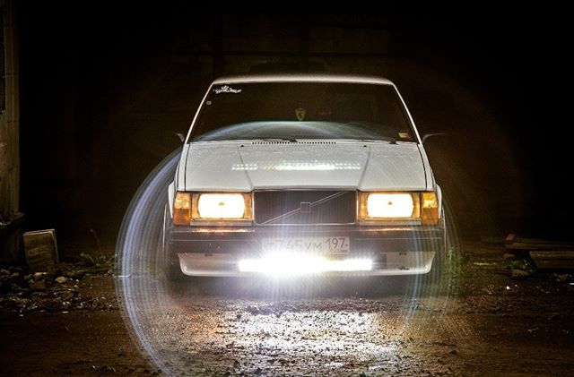 Auxbeam on Twitter: "Auxbeam V-series 22'' RGB curved led light bar on @klopshow's Volvo 740 👉 Tag @Auxbeam.se on the exact product or #Auxbeam to featured #auxbeamfamily https://t.co/kqVgDBV0KB https://t.co/YYzOenXaM7"