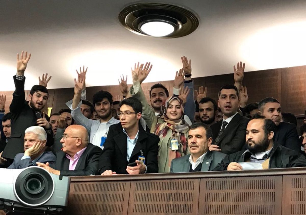 Cumhurbaşkanımız ve Genel Başkanımız Sayın @RT_Erdogan başkanlığında yapılan partimizin haftalık grup toplantısına <a href="/AKGenclikBingol/">AK Gençlik Bingöl 🇹🇷</a> ve <a href="/UniAKBingol/">ÜNİAK BİNGÖL</a> olarak katılım sağladık.

<a href="/mecertas/">Melih Ecertaş</a> <a href="/_cevdetyilmaz/">Cevdet Yılmaz</a> 
<a href="/enverfehmioglu/">Enver FEHMİOĞLU</a> <a href="/MHanefiGuler/">Mehmet Hanefi Güler</a>